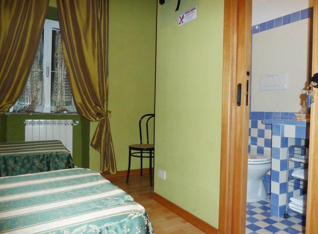 Hotel Sutrium الغرفة الصورة