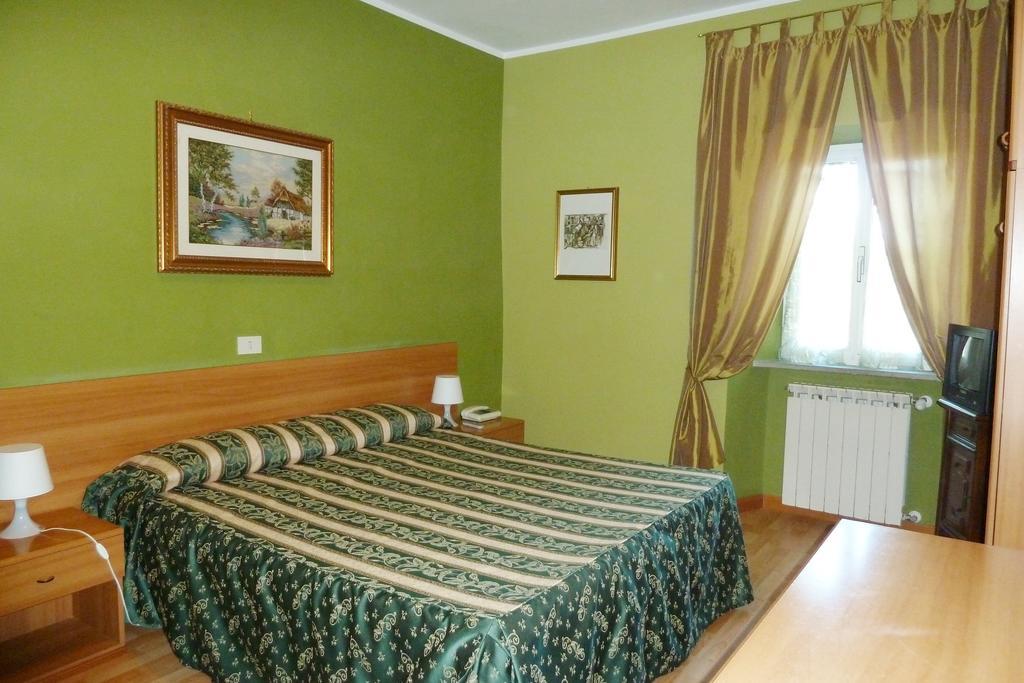 Hotel Sutrium الغرفة الصورة