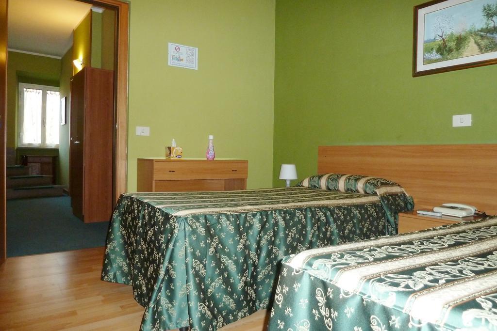 Hotel Sutrium الغرفة الصورة